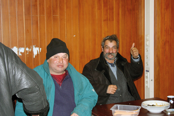 Obdachlose bei einer Suppe in der ASB-Notübernachtung.